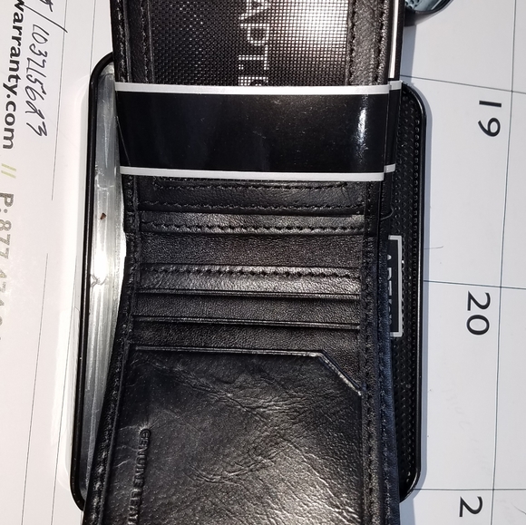 Leather wallet - Picture 2 of 3